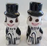 Vintage ceramic salt and pepper shakers.