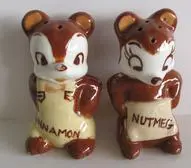 Cinnamon and nutmeg bear salt and pepper shakers.